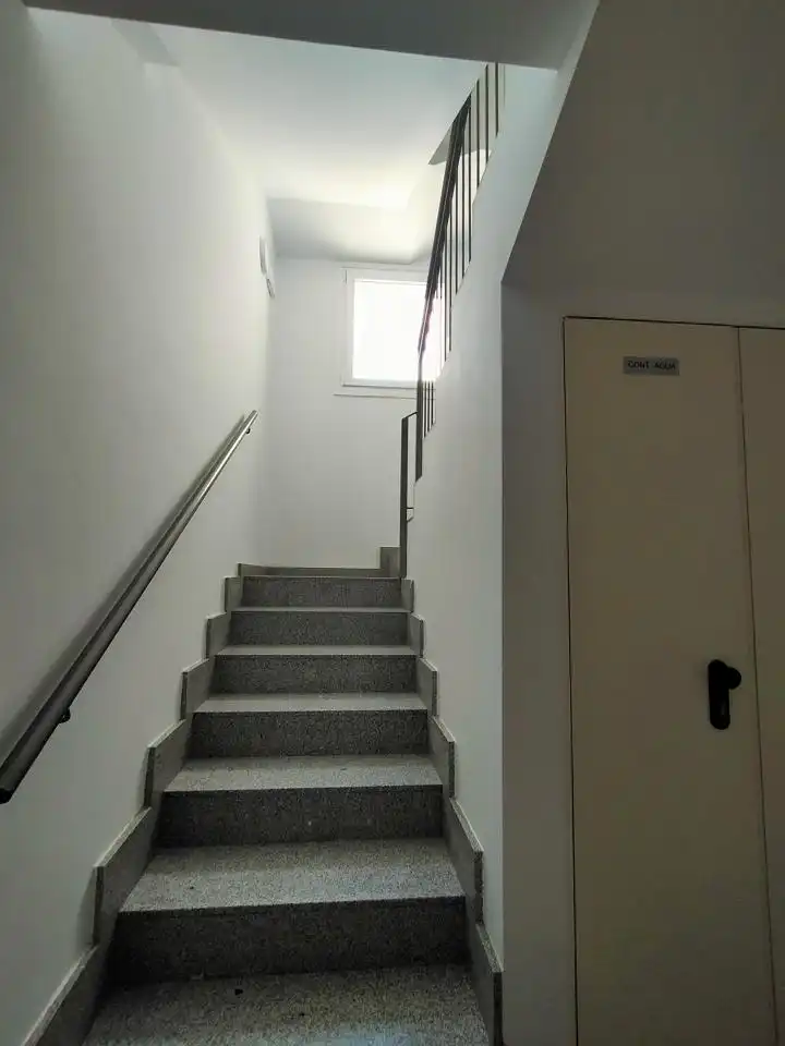 Wohnung zum Verkauf in Zaragoza mit Klimaanlage, Heizung und Terrasse