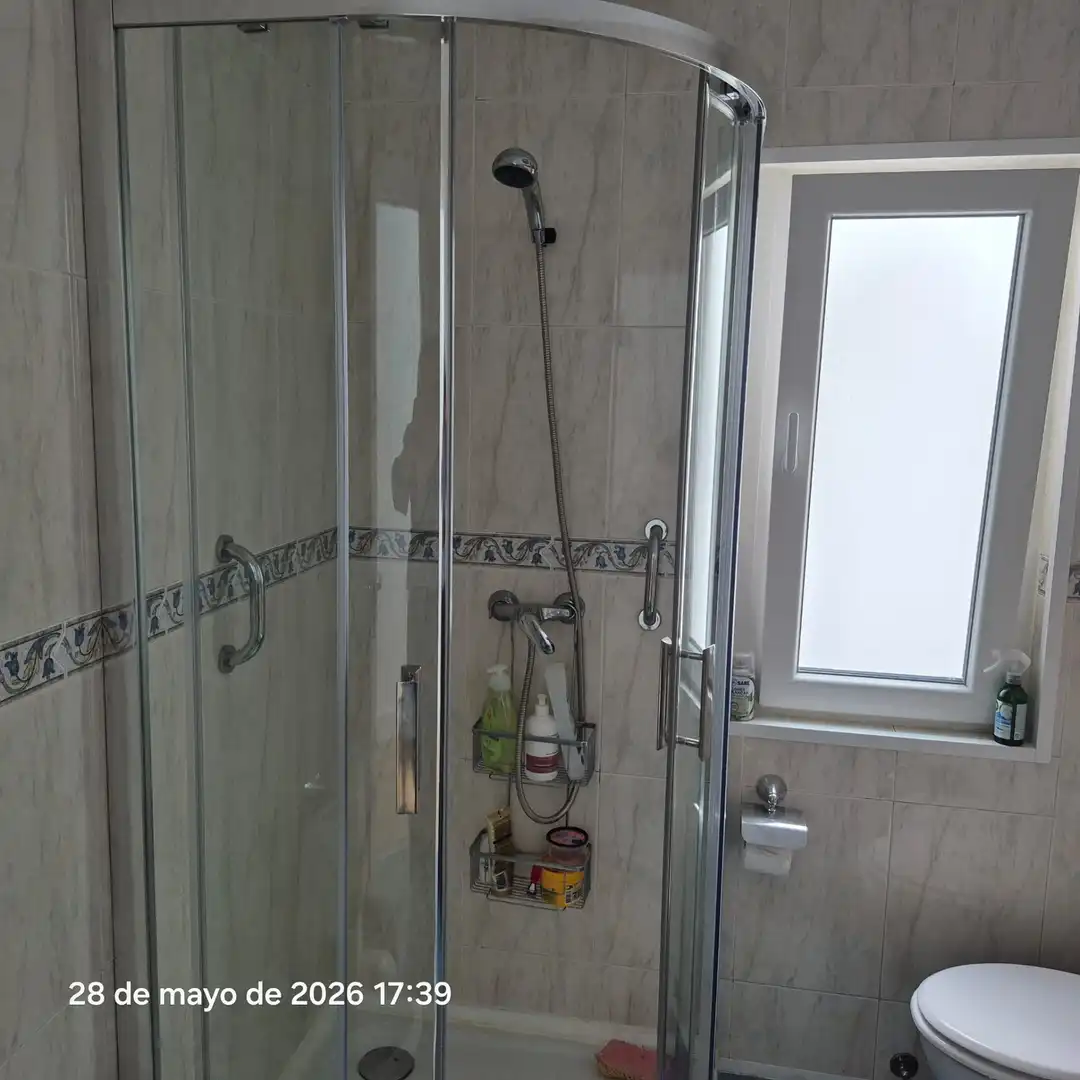 Badezimmer von Wohnung zum Verkauf in León Capital  mit Heizung, Parkett und Terrasse