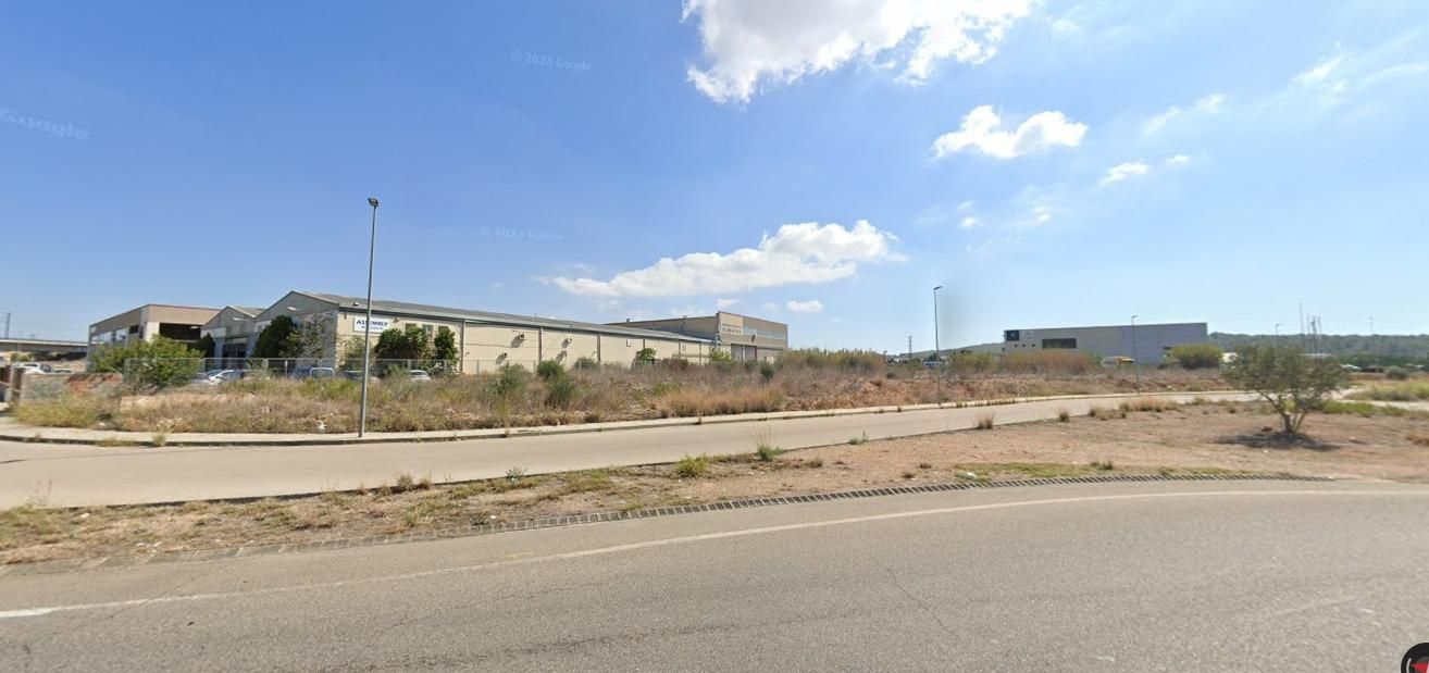 Terreny industrial en venda en Santa Oliva
