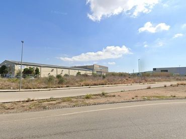 Industriegrundstück zum Verkauf in Santa Oliva