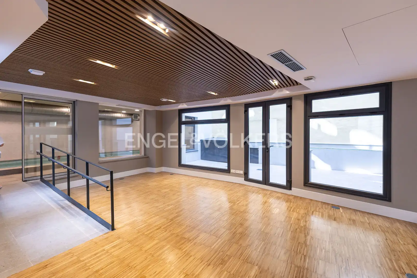 Flat for rent in Madrid  with Air Conditioner, Heating and Storage room