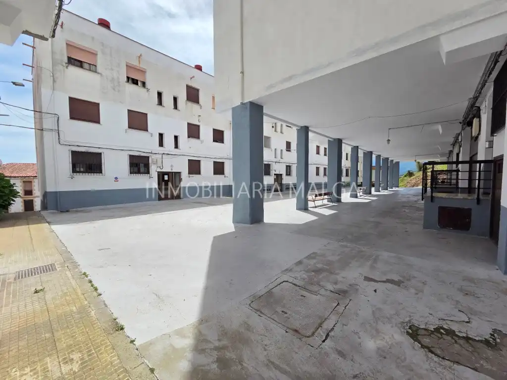 Vista exterior de Pis en venda en Colunga amb Calefacció, Parquet i Moblat