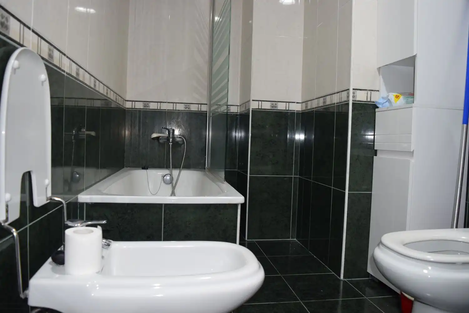 Bathroom of Flat for sale in El Franco 