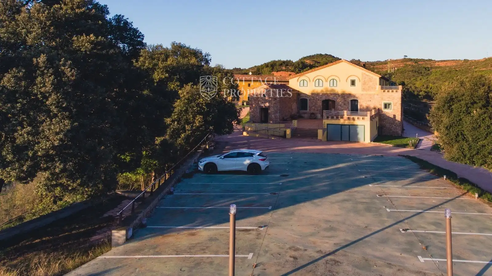 Aparcament de Finca rústica en venda en Sant Llorenç Savall amb Calefacció i Piscina