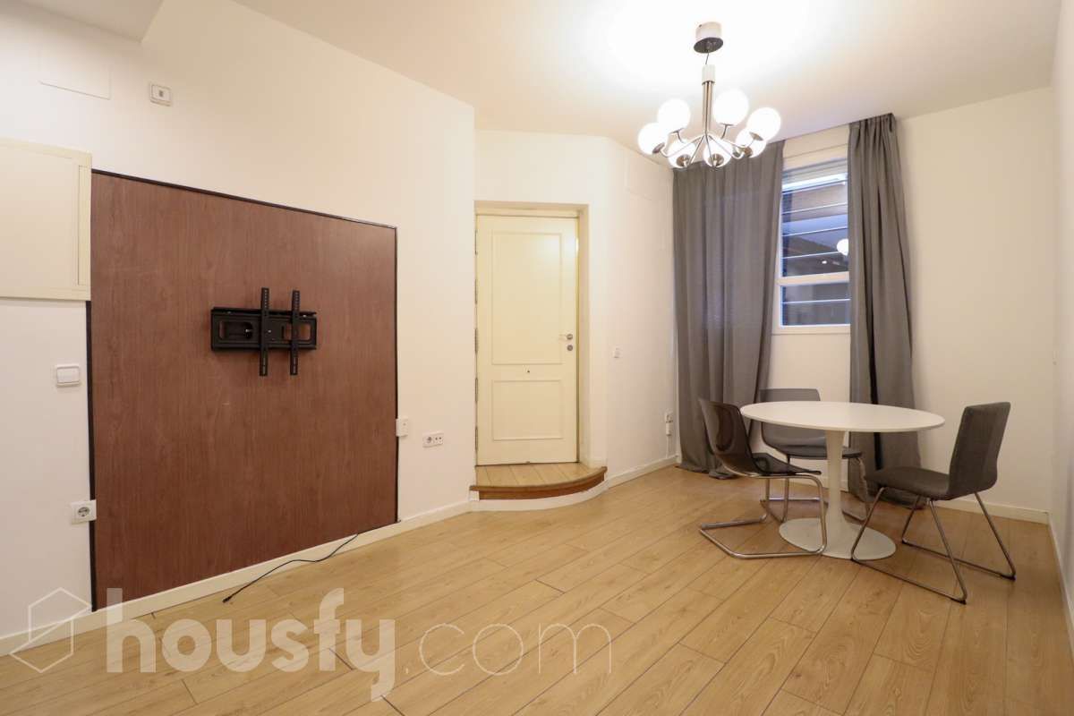 Sala d'estar de Pis en venda en  Madrid Capital amb Aire condicionat i Calefacció