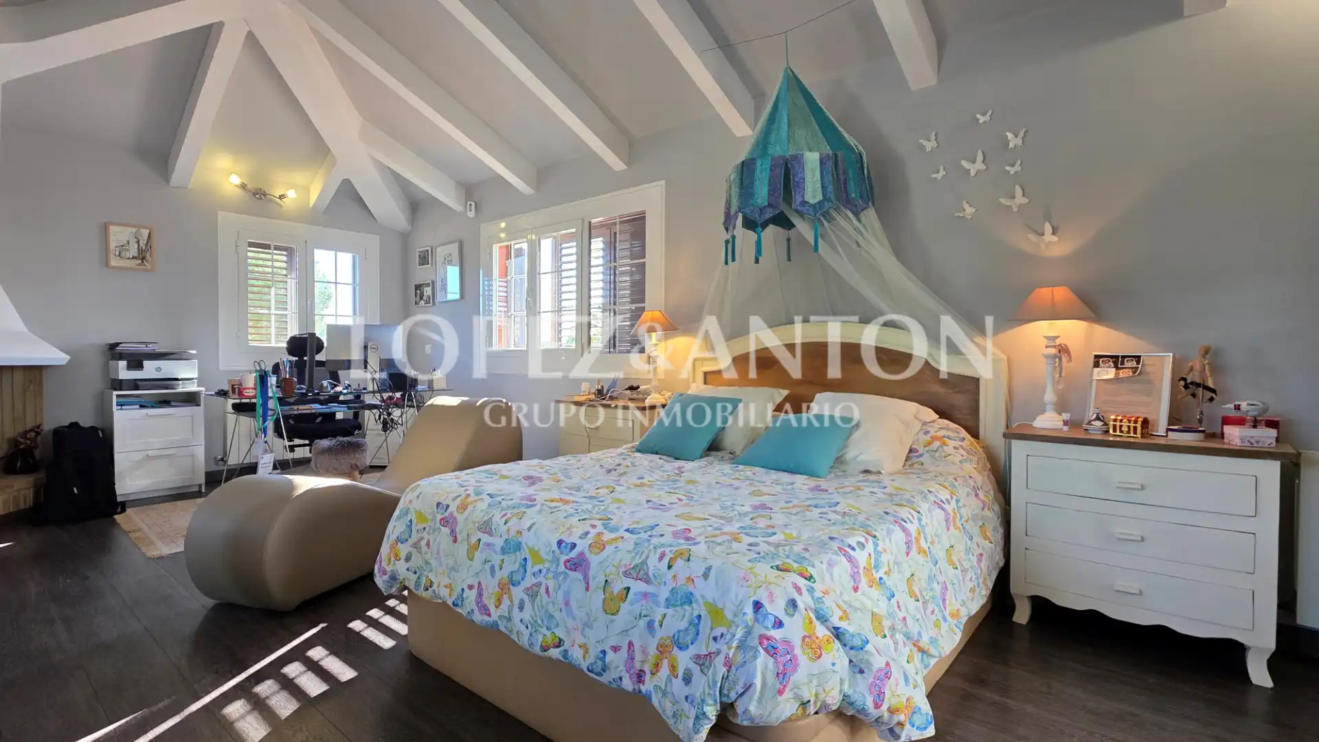 Schlafzimmer von Haus oder Chalet zum Verkauf in L'Eliana mit Klimaanlage, Heizung und Privatgarten
