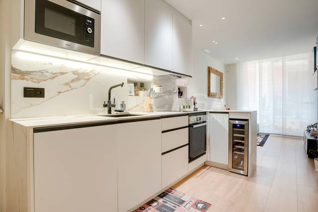 Piso en Venta en Carrer de Santa Caterina en Sants