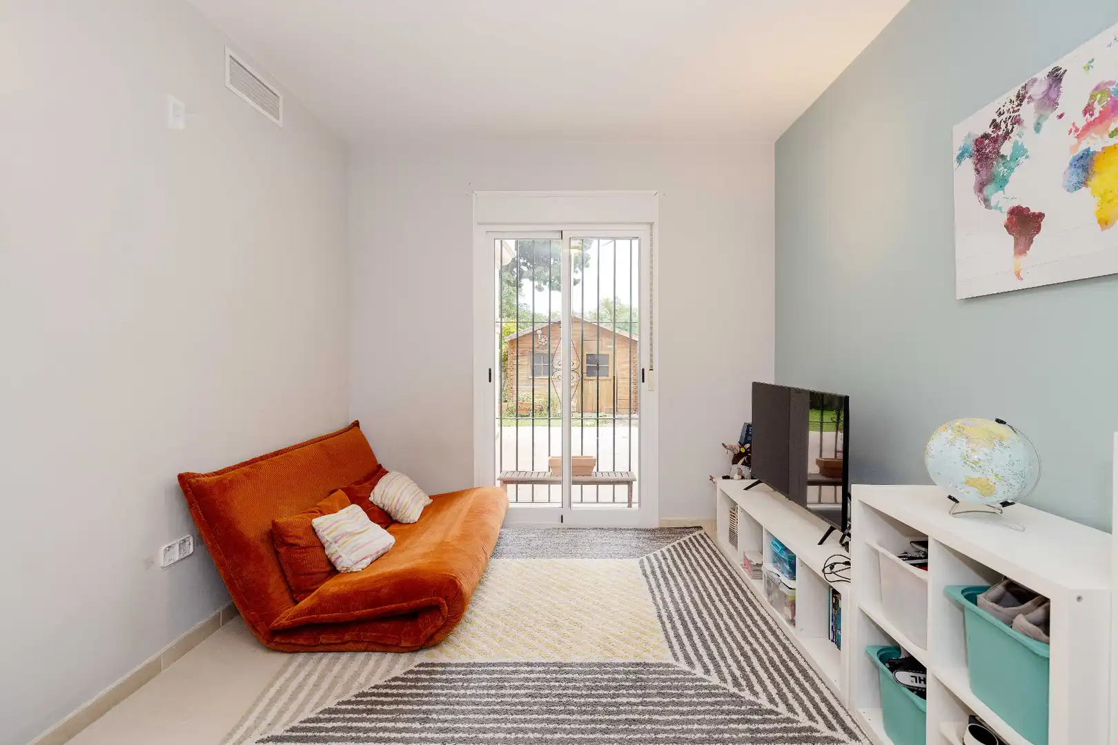 Living room of Detached homes for sale in Marbella  with Air Conditioner, Heating and Private garden