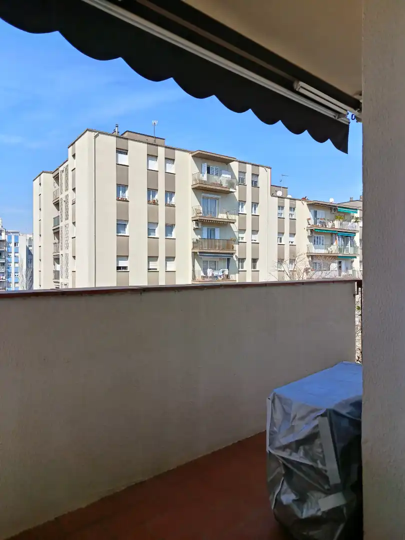 Vista exterior de Piso en venta en Girona con Aire acondicionado, Calefacción y Jardín privado