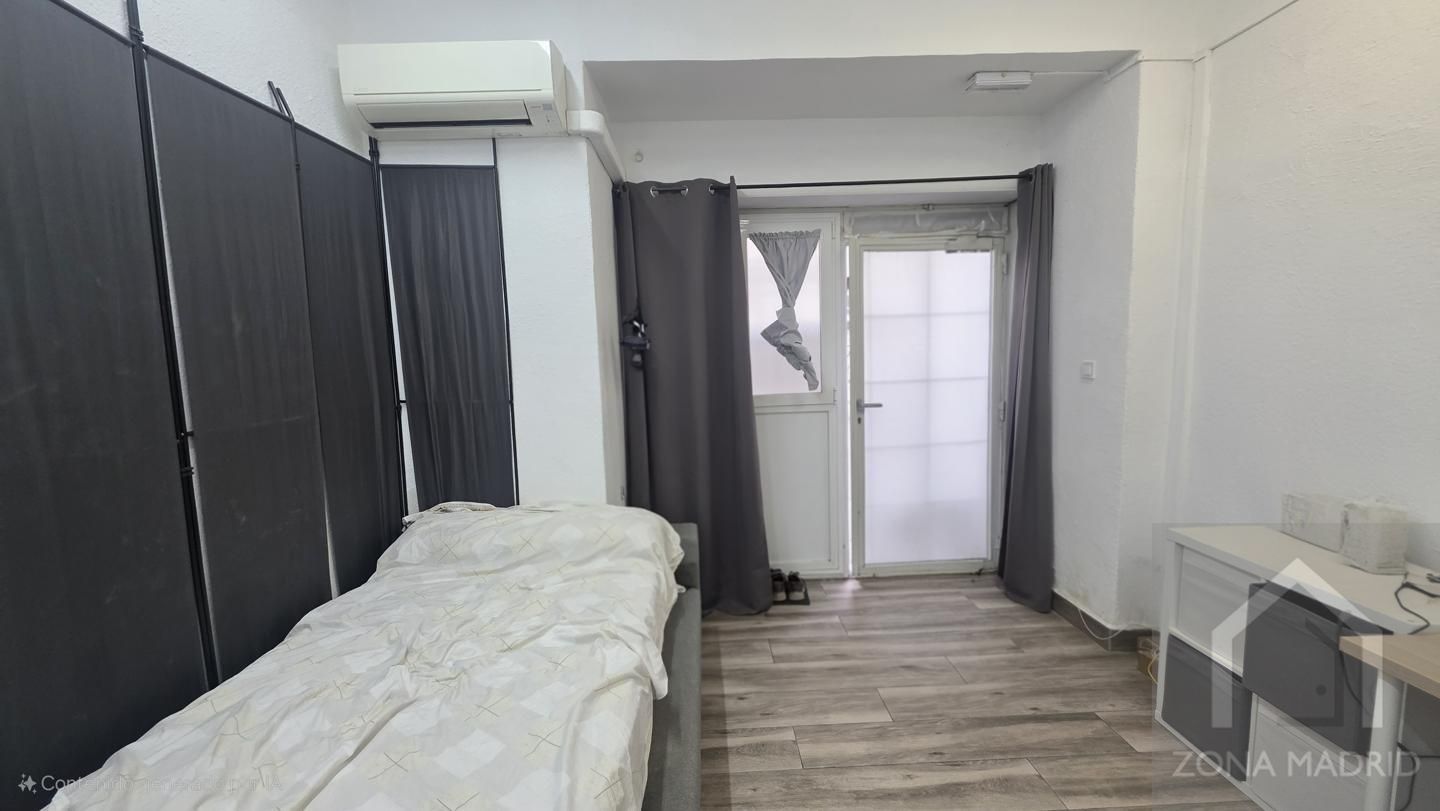 Dormitori de Estudi en venda en  Madrid Capital amb Aire condicionat i Moblat