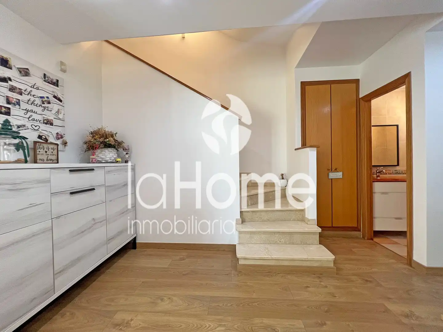 Houses for sale in La Pobla de Vallbona  with Air Conditioner, Heating and Private garden