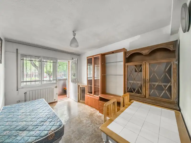 Habitación de Piso de alquiler en  Madrid Capital con Jardín privado, Terraza y Amueblado