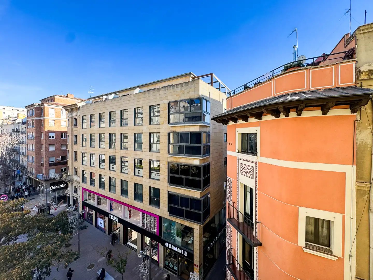 Vista exterior de Piso en venta en Lleida con Calefacción, Parquet y Horno