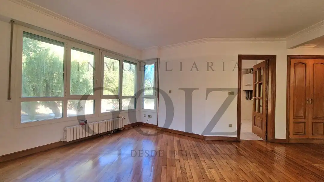 Habitación de Piso en venta en Donostia - San Sebastián  con Calefacción y Balcón