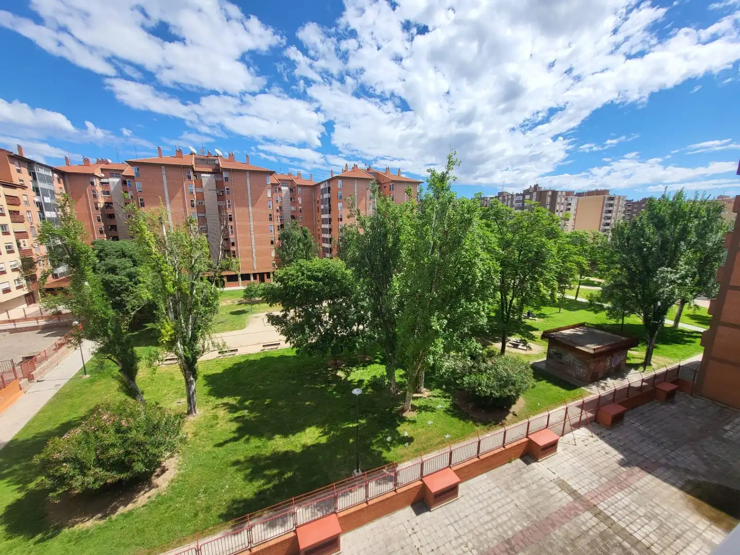 Exterior view of Flat for sale in Zaragoza  with Heating, Terrace and Storage room