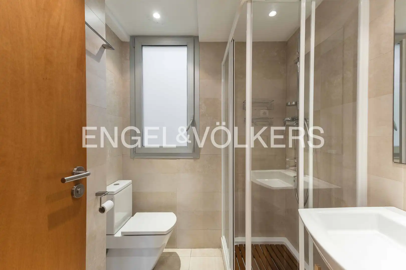 Baño de Piso de alquiler en Barcelona con Aire acondicionado, Calefacción y Parquet
