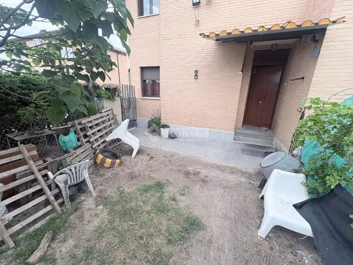 Casa adosada en venta en Velada con Aire acondicionado, Calefacción y Jardín privado