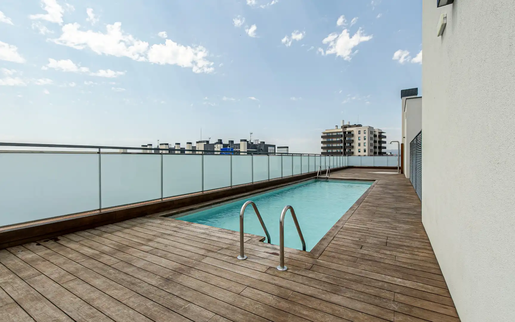 Piscina de Piso en venta en L'Hospitalet de Llobregat con Aire acondicionado, Calefacción y Trastero