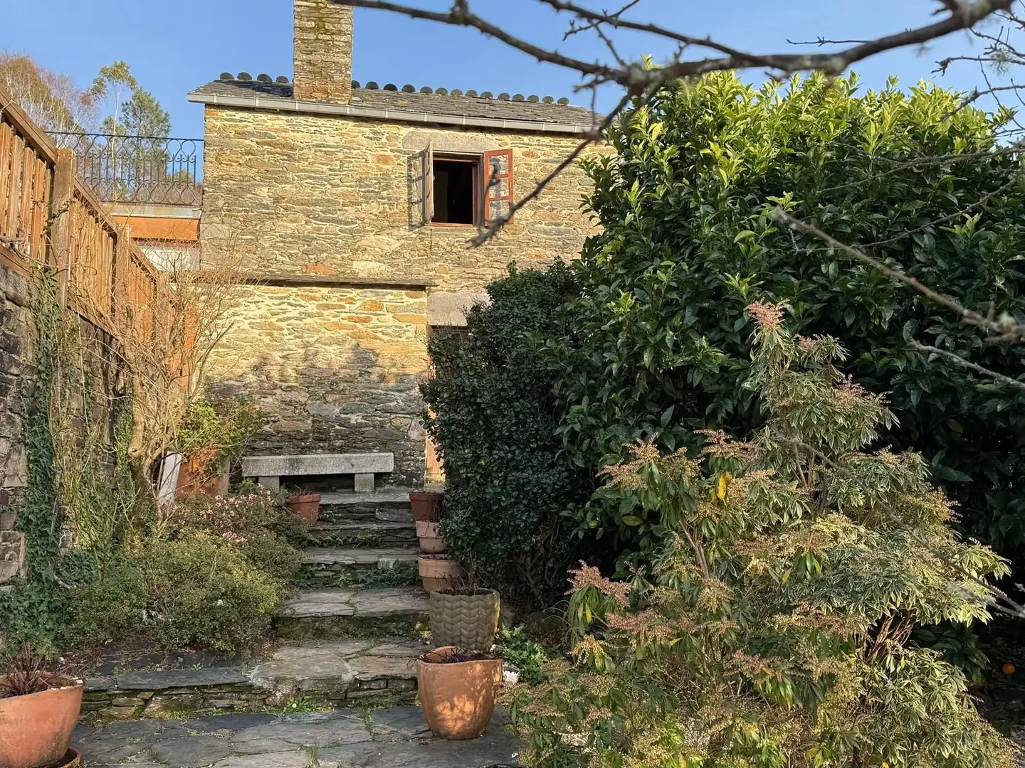 Vista exterior de Finca rústica en venta en Monfero con Calefacción, Jardín privado y Amueblado
