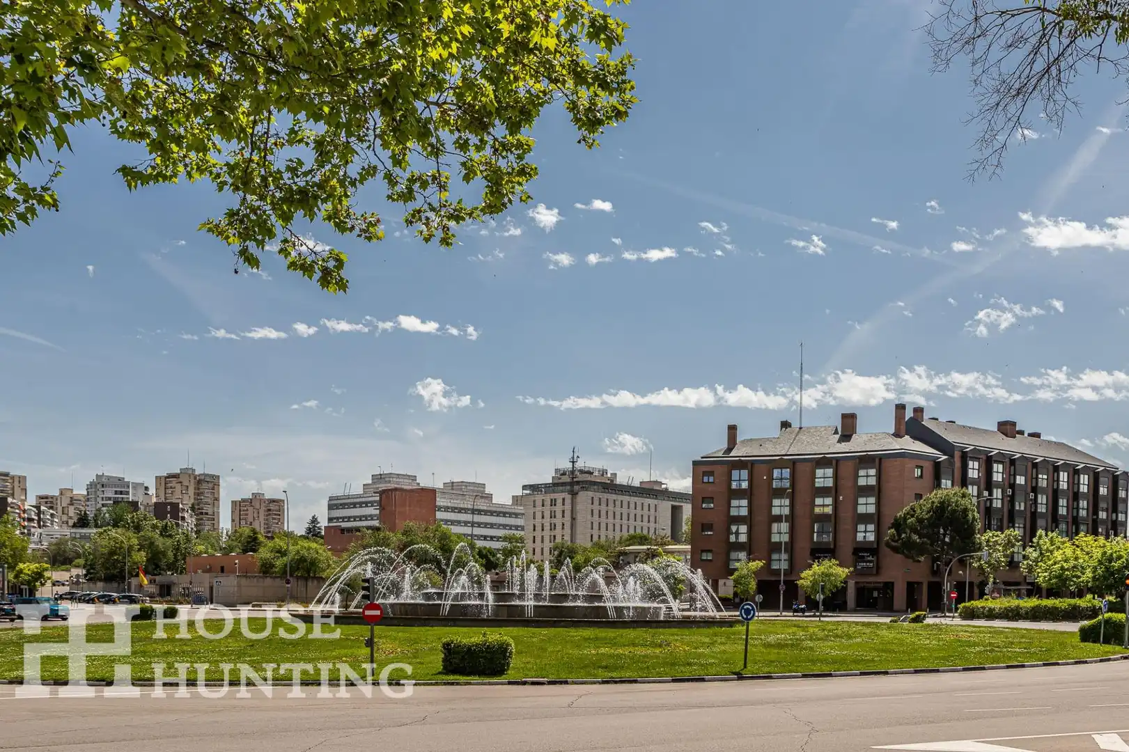 Vista exterior de Piso en venta en Madrid con Calefacción
