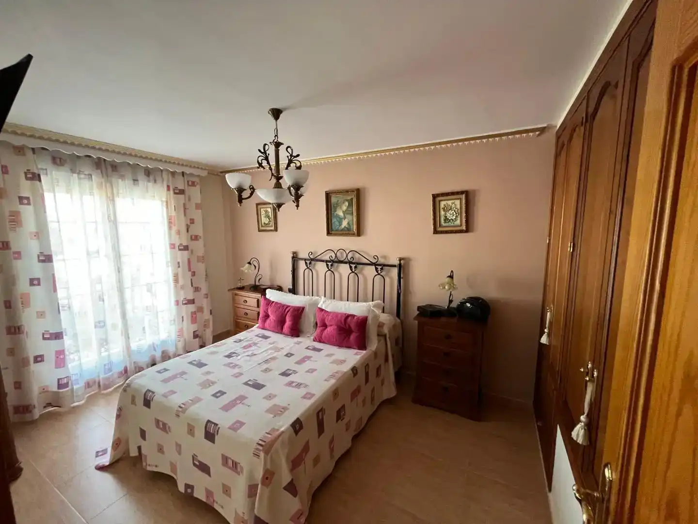 Dormitori de Casa adosada en venda en Estepona amb Balcó