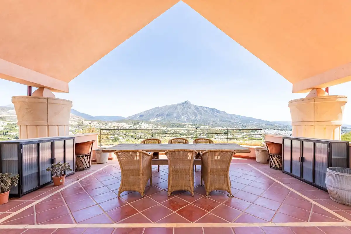 Penthouse zum Verkauf in Nueva Andalucía