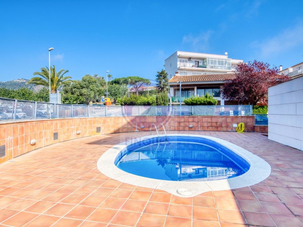 Exterior view of Flat for sale in Castell d'Aro, Platja d'Aro i s'Agaró  with Air Conditioner and Swimming Pool