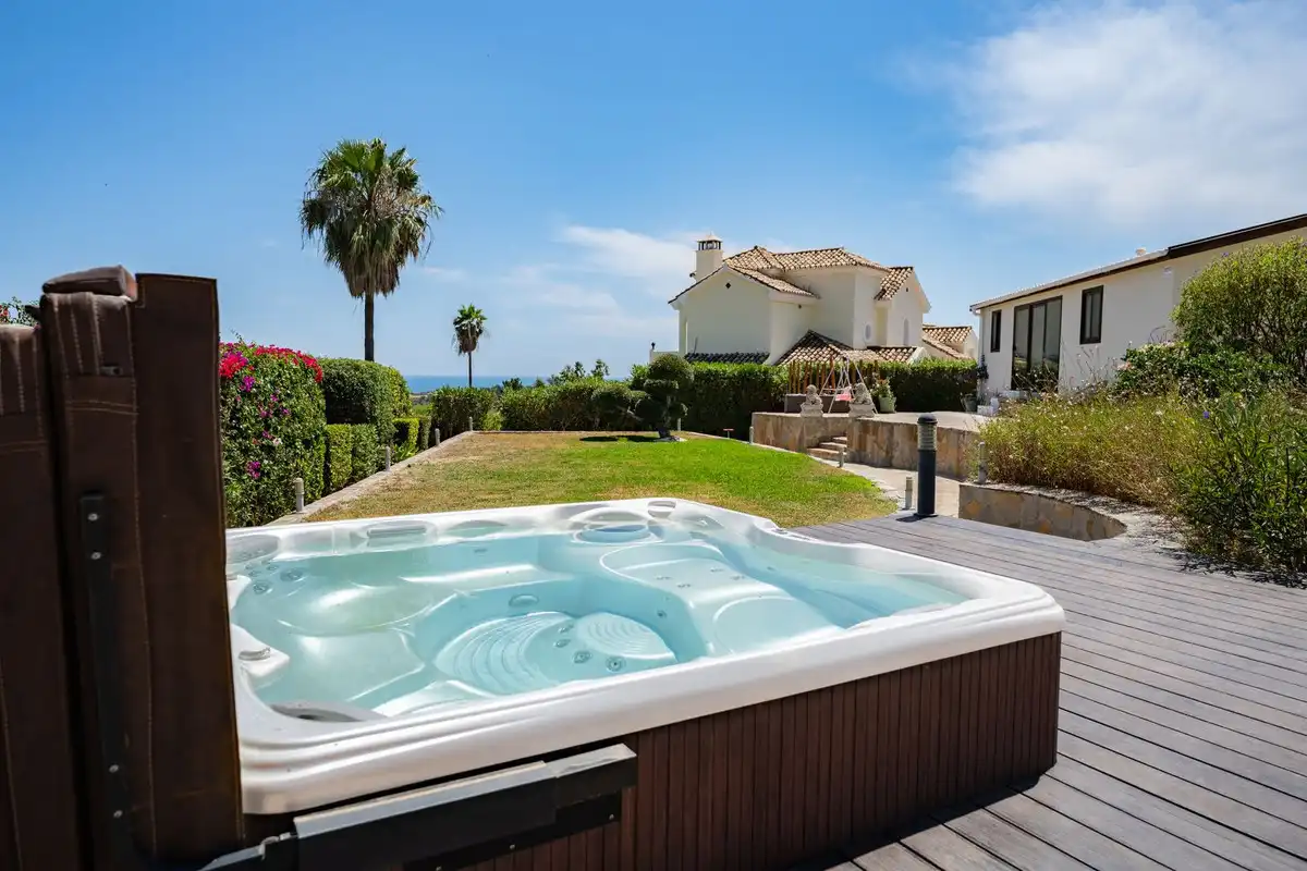 Terrassa de Casa o xalet en venda en Estepona amb Aire condicionat, Jardí privat i Terrassa