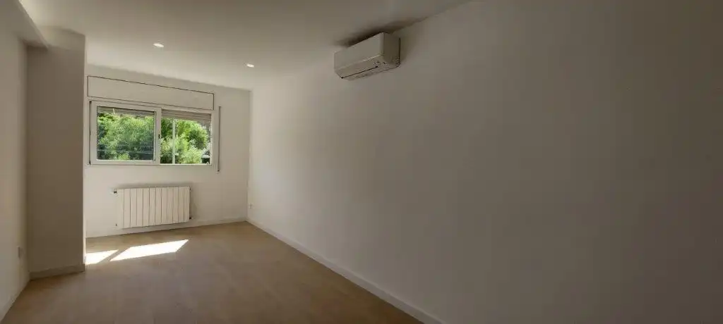 Piso en venta en Sant Joan Despí con Aire acondicionado, Calefacción y Horno