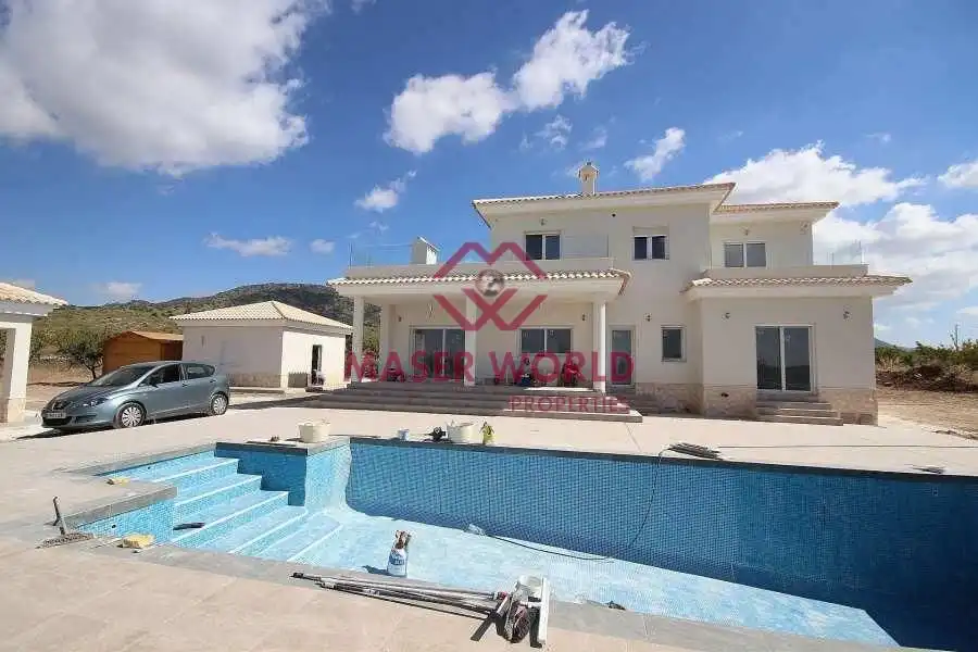 Villa mit Pool zum Verkauf in El Pinós / Pinoso, imagen 3