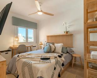 Bedroom of Flat to share in  Barcelona Capital  with Heating, Washing machine and TV