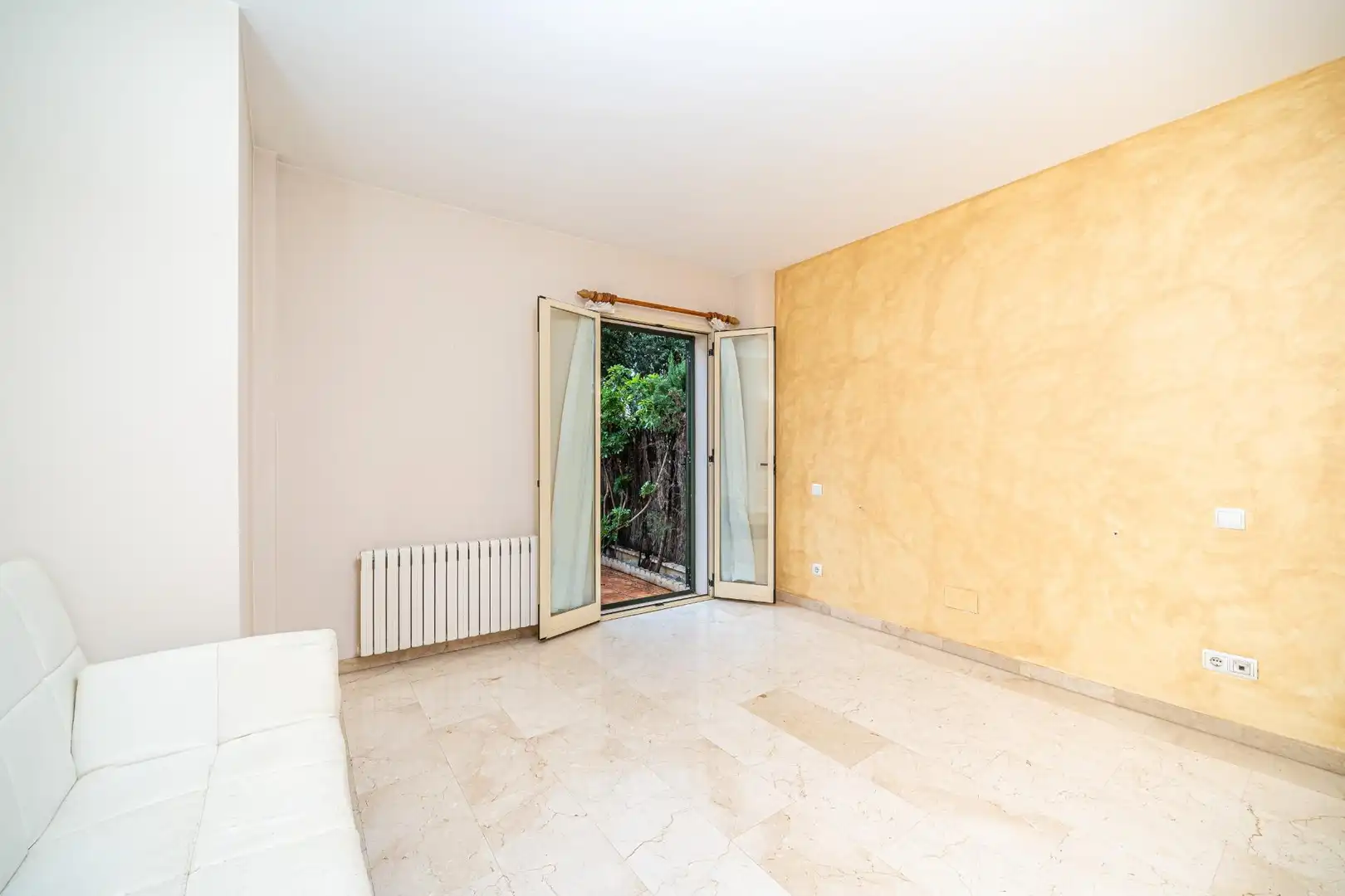 Ground floor with lift for sale in Carrer de l'Illa de Rodes, imagen 16
