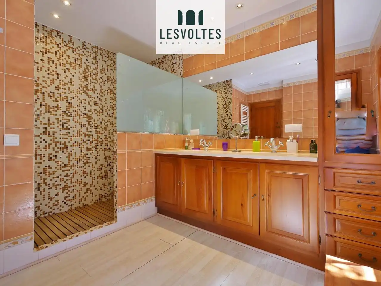 Bathroom of Detached homes for sale in Palafrugell  with Private garden, Parquet flooring and Terrace