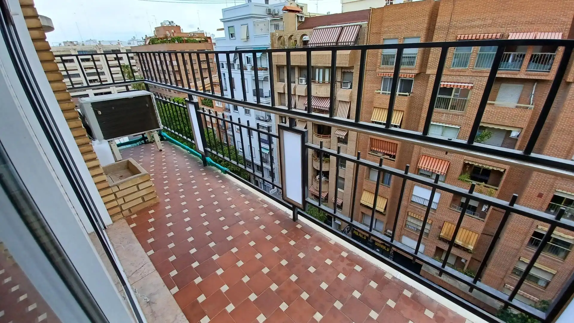 Piso con terraza en alquiler en Extramurs, imagen 3