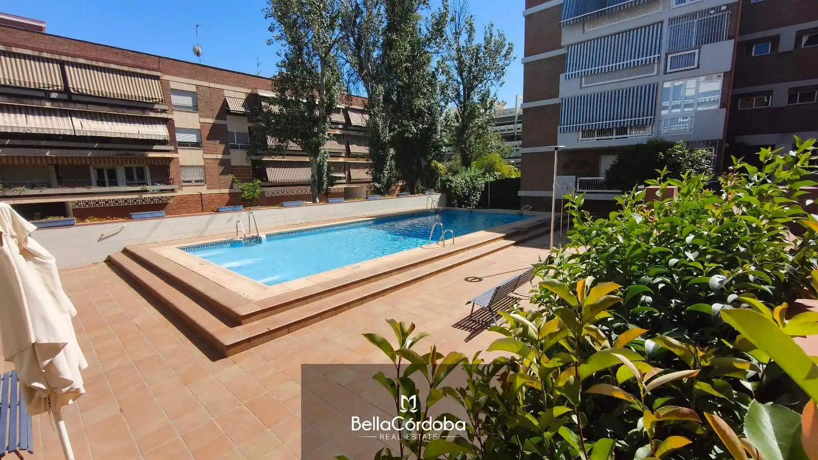 Swimming pool of Flat for sale in Córdoba  with Air Conditioner, Storage room and Swimming Pool