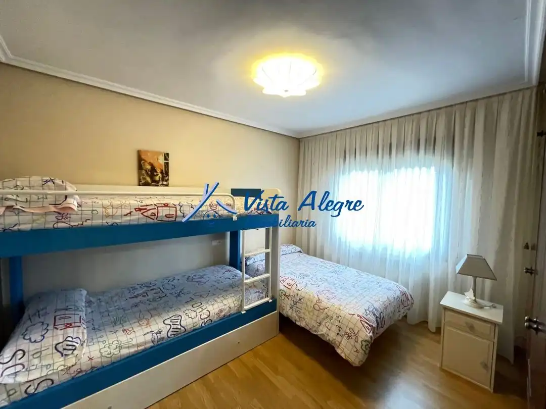 Habitación de Casa o chalet en venta en Cuzcurrita de Río Tirón con Calefacción, Jardín privado y Terraza