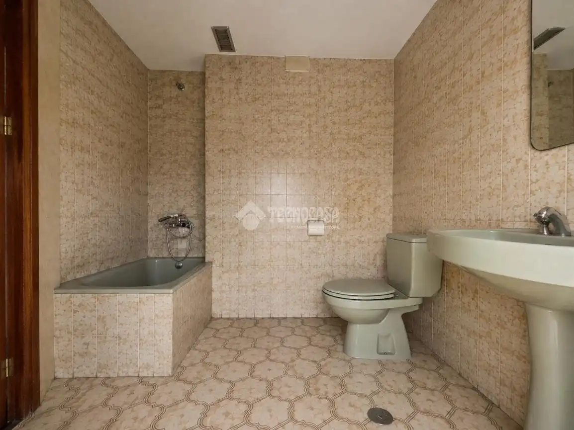 Bathroom of Flat for sale in Salou  with Heating and Balcony