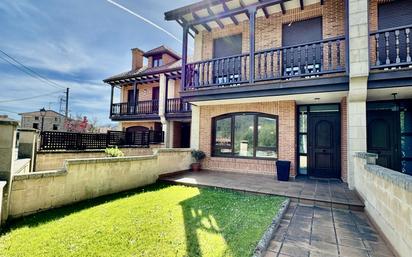 Exterior view of Single-family semi-detached for sale in Castañeda  with Balcony