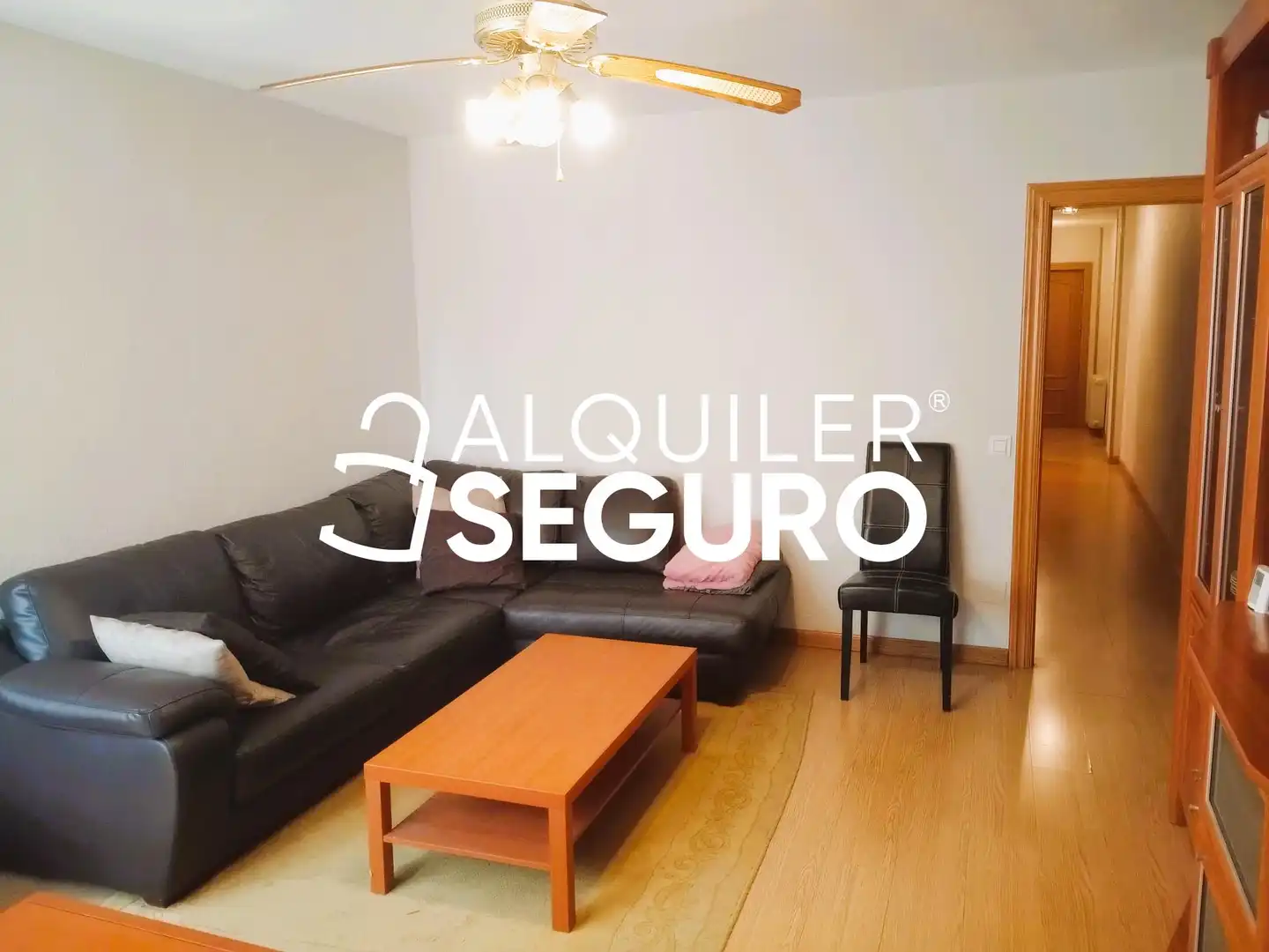 Sala d'estar de Pis de lloguer en Valladolid amb Calefacció i Moblat
