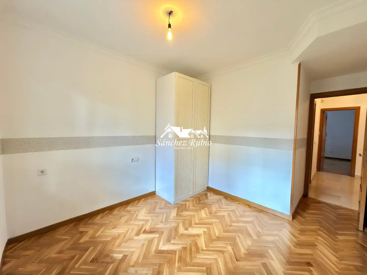 Schlafzimmer von Einfamilien-Reihenhaus zur Miete in Torrelodones mit Heizung, Privatgarten und Parkett
