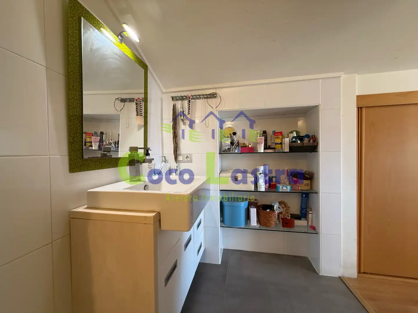Bathroom of Houses for sale in Monterrubio de Armuña  with Air Conditioner, Heating and Private garden