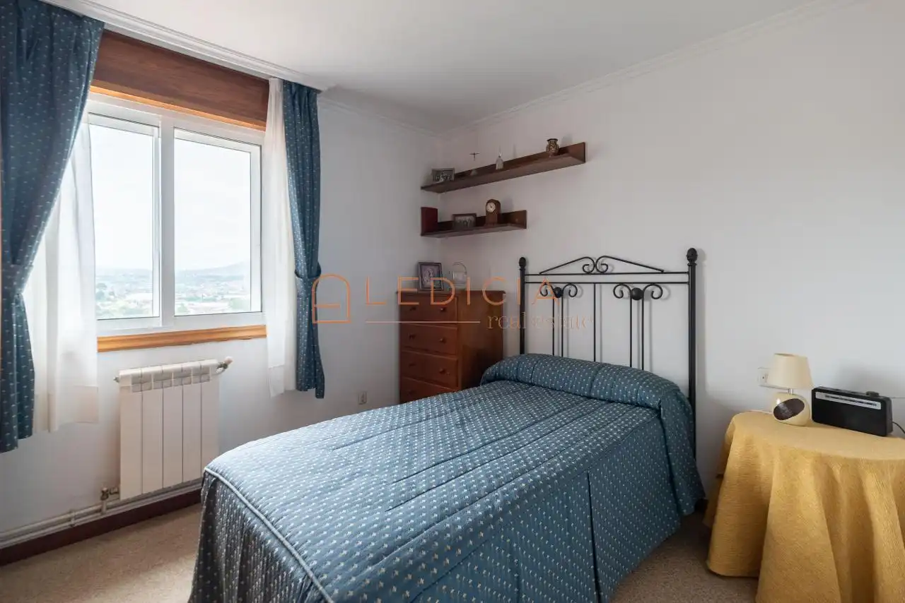 Bedroom of Houses for sale in Vigo   with Heating, Terrace and Storage room