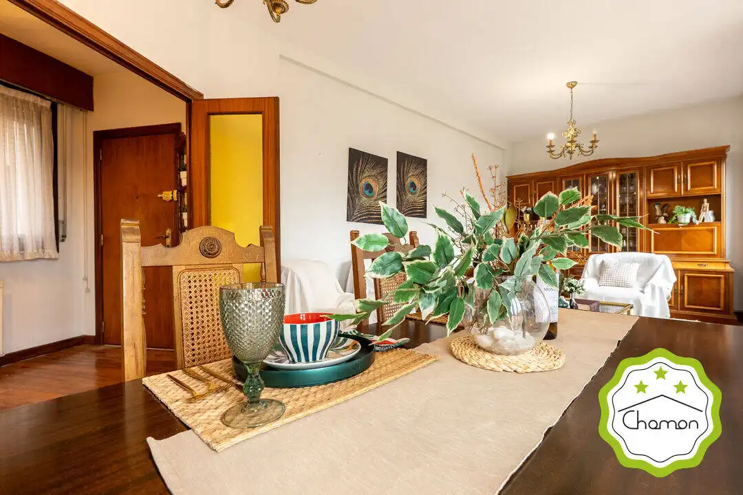 Comedor de Piso en venta en Bilbao  con Calefacción y Balcón