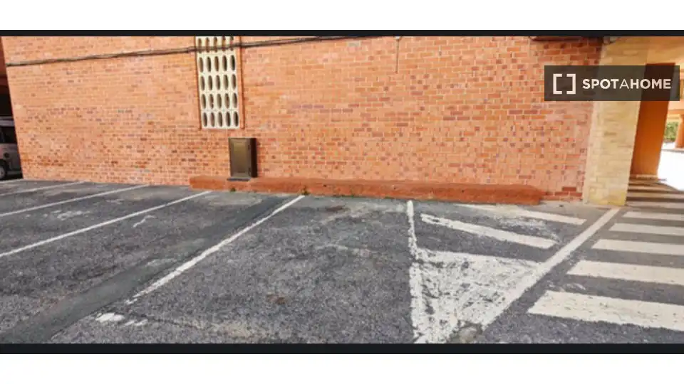 Parking of Apartments for share in Elche / Elx  with Air Conditioner, Terrace and Furnished