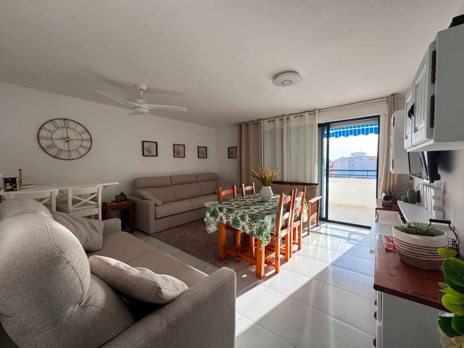 Living room of Flat to rent in Torrevieja  with Swimming Pool and Furnished