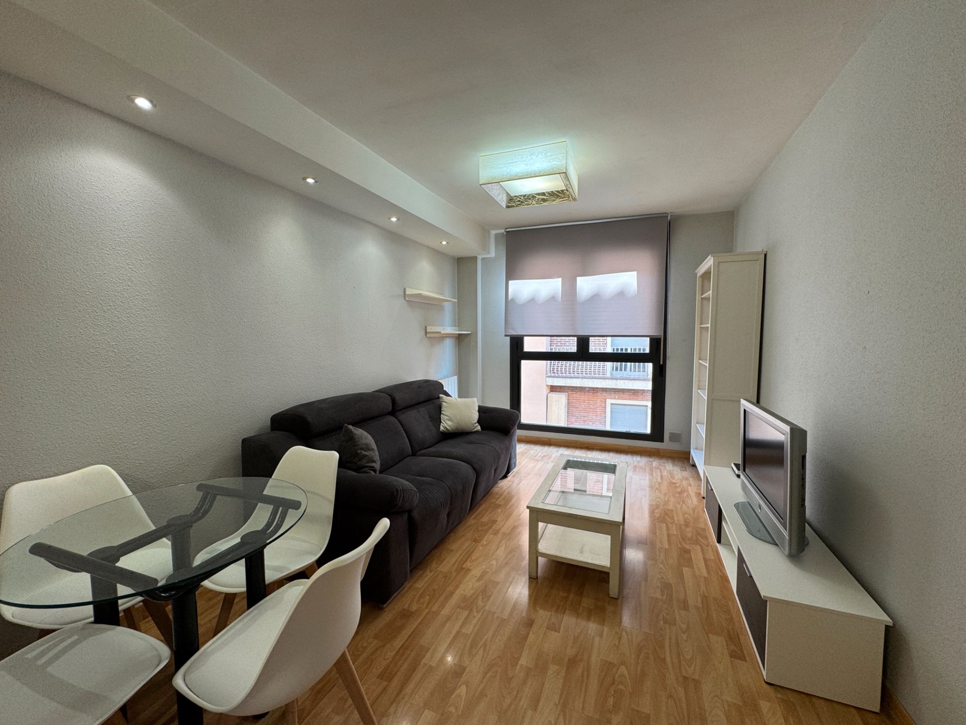 Living room of Flat to rent in  Zaragoza Capital  with Air Conditioner, Heating and Parquet flooring