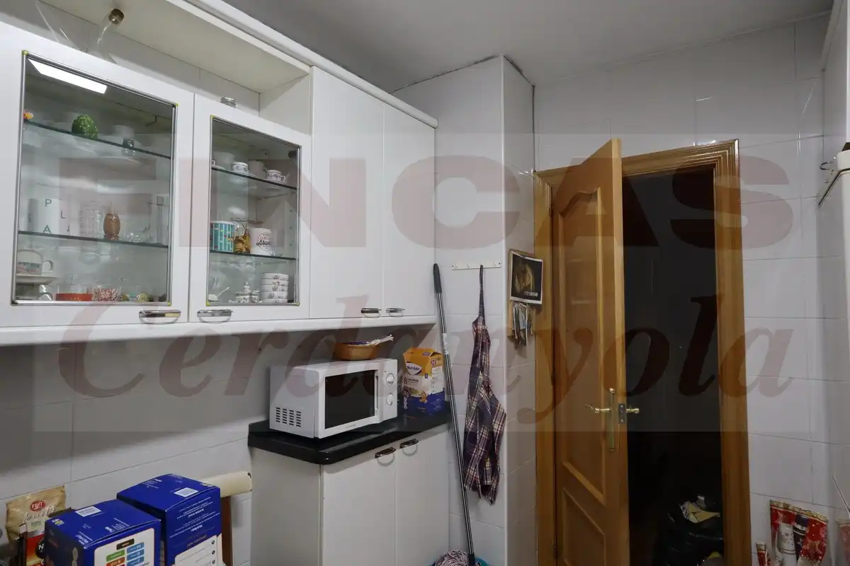 Cuina de Pis en venda en Cerdanyola del Vallès amb Calefacció i Balcó