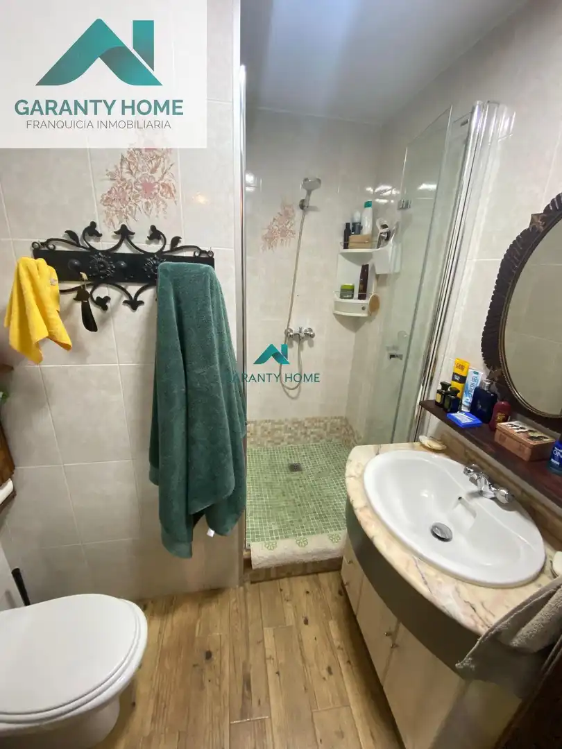 Baño de Casa adosada en venta en Villardompardo con Aire acondicionado, Jardín privado y Terraza