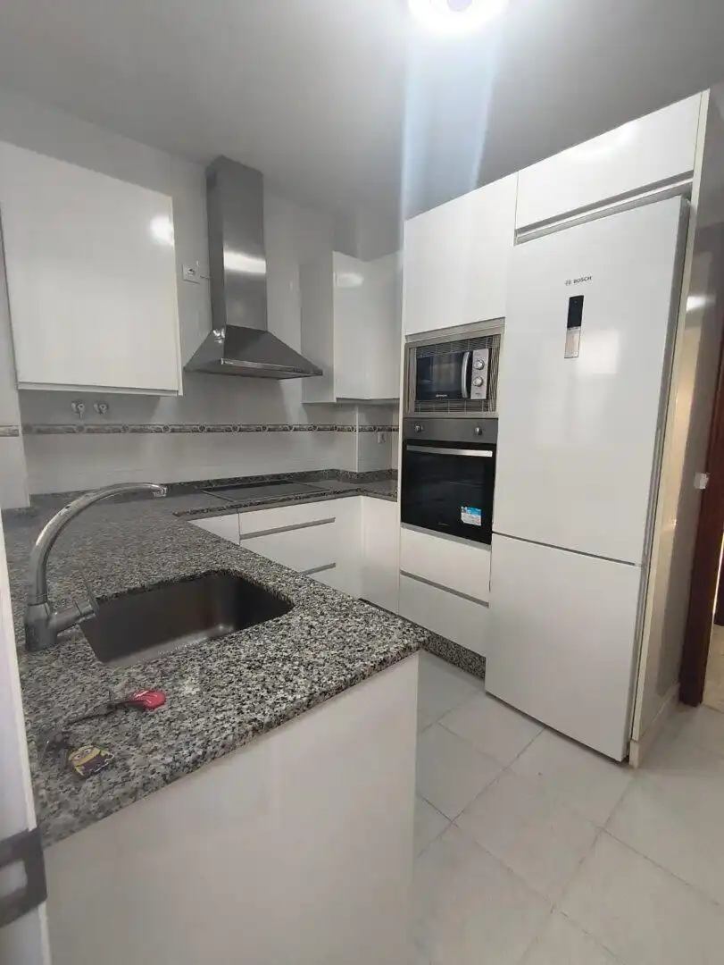 Cocina de Dúplex en venta en Avenida de Rota