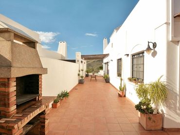 Casa aparellada amb jardí en venda a Calle ISLAS BALEARES (VL) 32